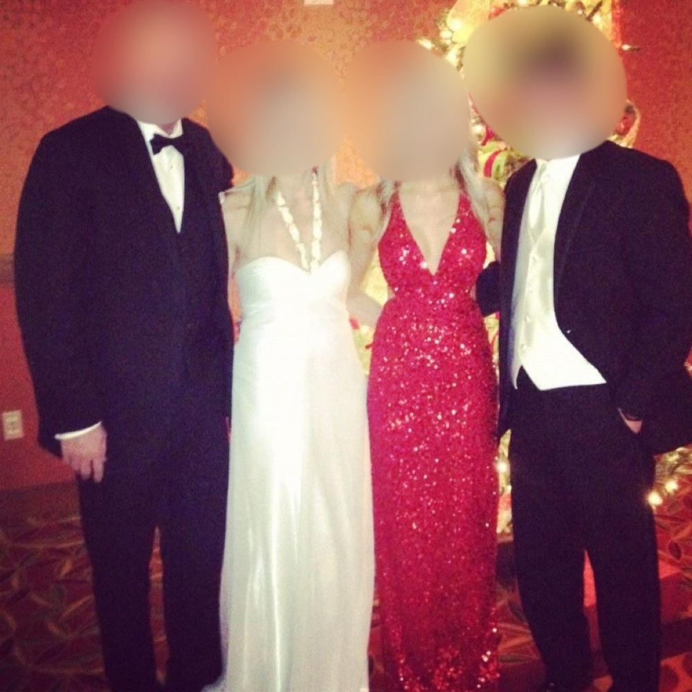 Sz 0-2 Red Sequin Backless Gown By Sean Collection - image 6